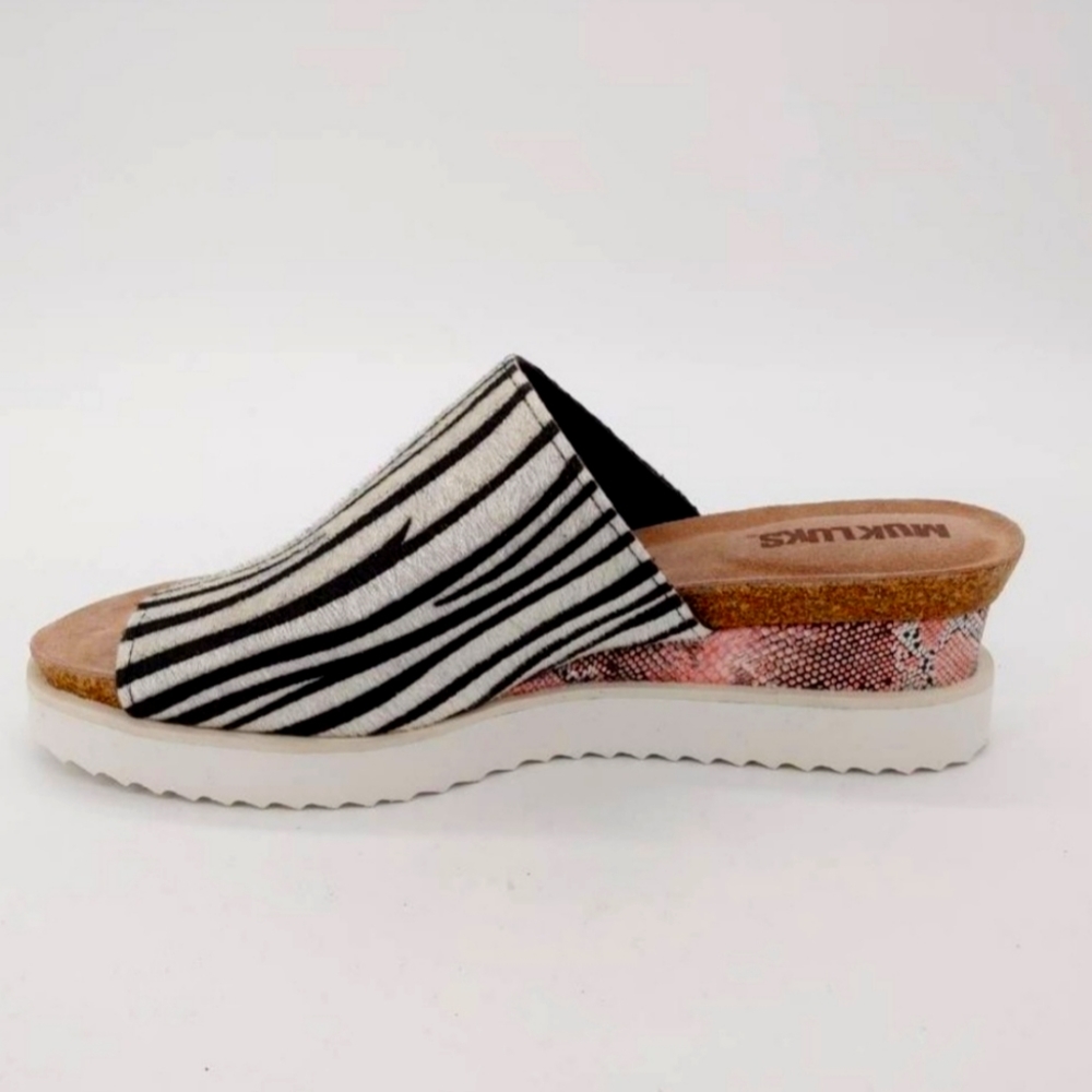 Mukluks Womens Slide Sandal Wedge Heels Shoes White Zebra Suede Slip On 9 New